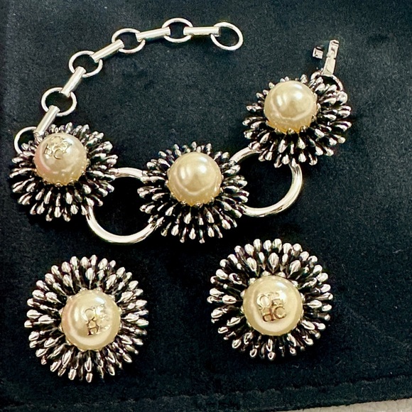 Authentic RareCarolina Herrera Flower Pearl Prata bracelet and earrings/designer - Picture 2 of 9